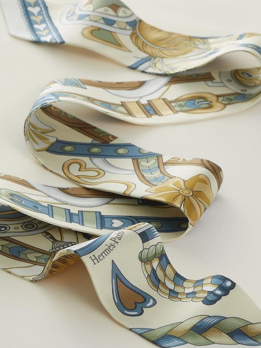 Hermes. Blue Harnais de Coeur Twilly Scarf